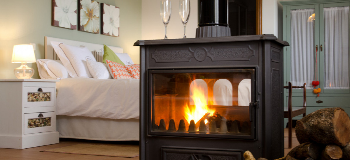 Kamin des ländlichen Hauses zur vollen Vermietung Hospedería del