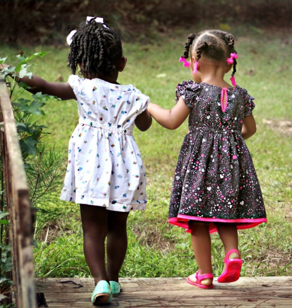 Ländliche Häuser zur vollen Vermietung und Wohnungen für Kinder