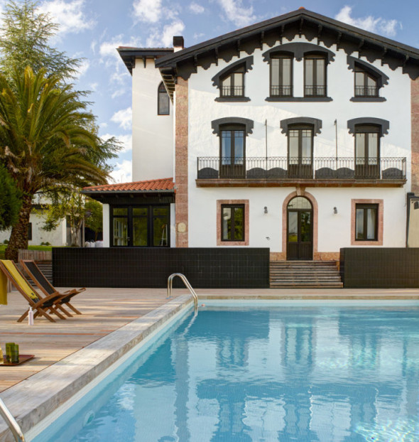 Casa rural de alquiler completo con  piscina Etxelaia