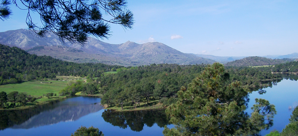 hoteles en Navaluenga con encanto romántico rural