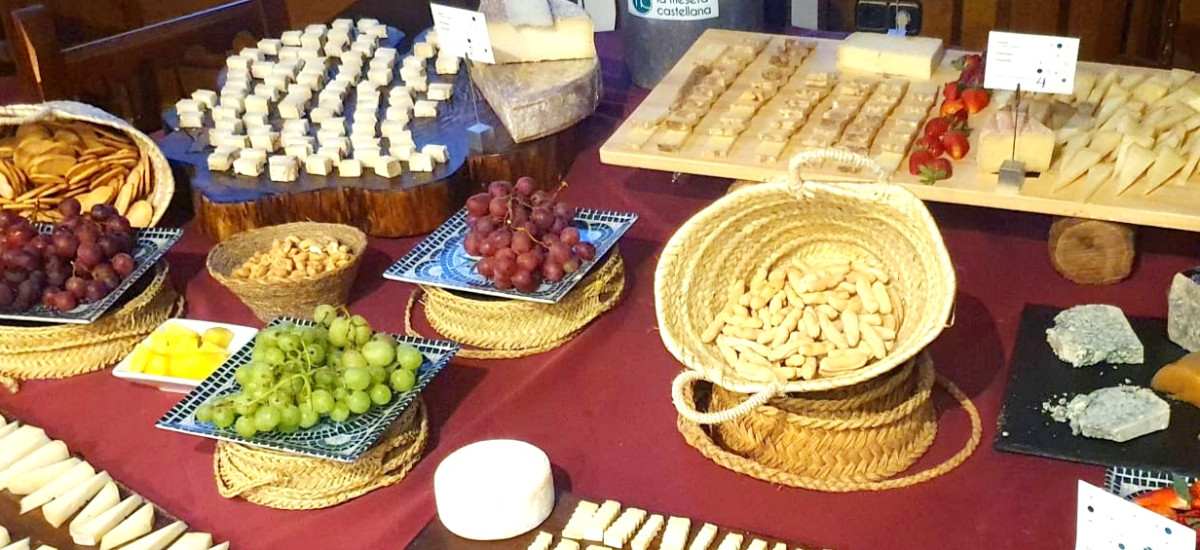 KÖSTLICHKEITEN AUS PALENCIA: VERKOSTUNG VON HANDWERKLICH HERGESTELLTEM KÄSE