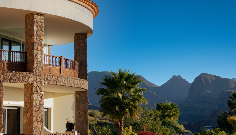 Nature and Flavours of Gran Canaria: Stay and guided tour with wine tasting