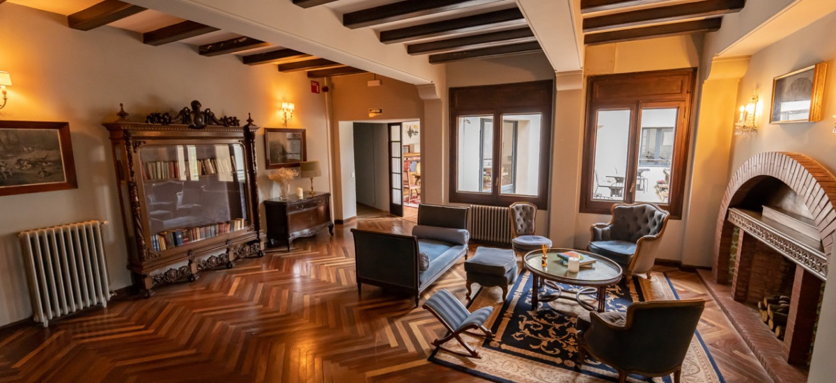 Angelats Hotel