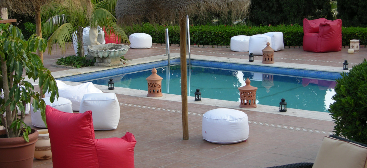 Rusticae charming Hotel Granada swimming pool