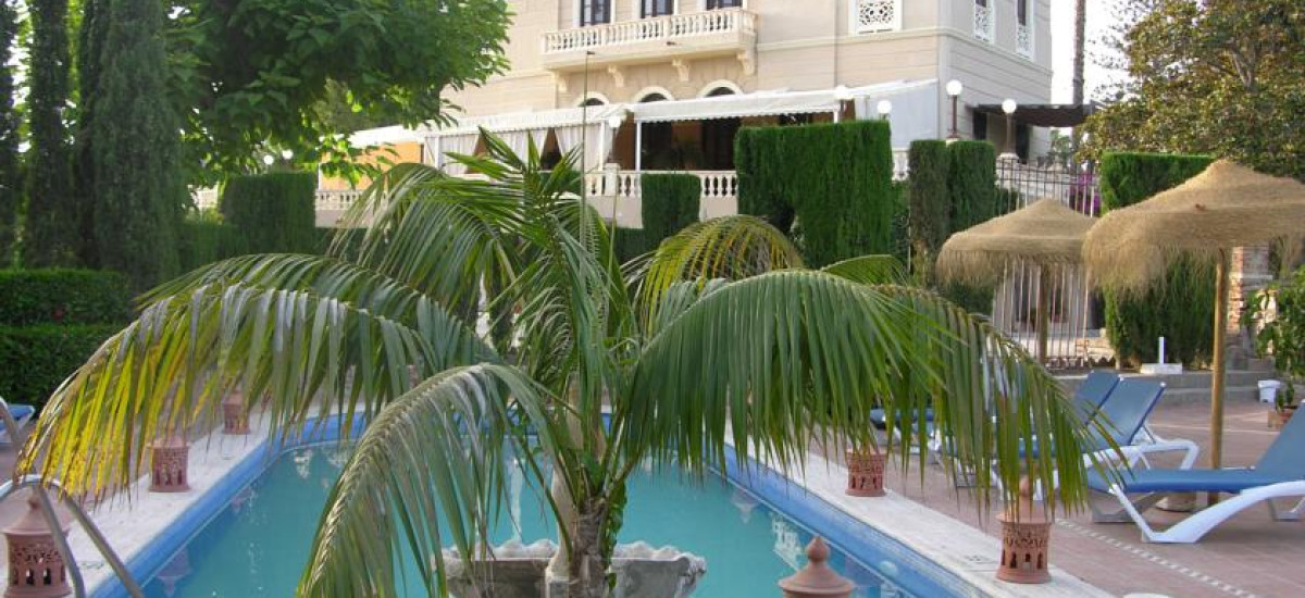 Rusticae charming Hotel Granada swimming pool