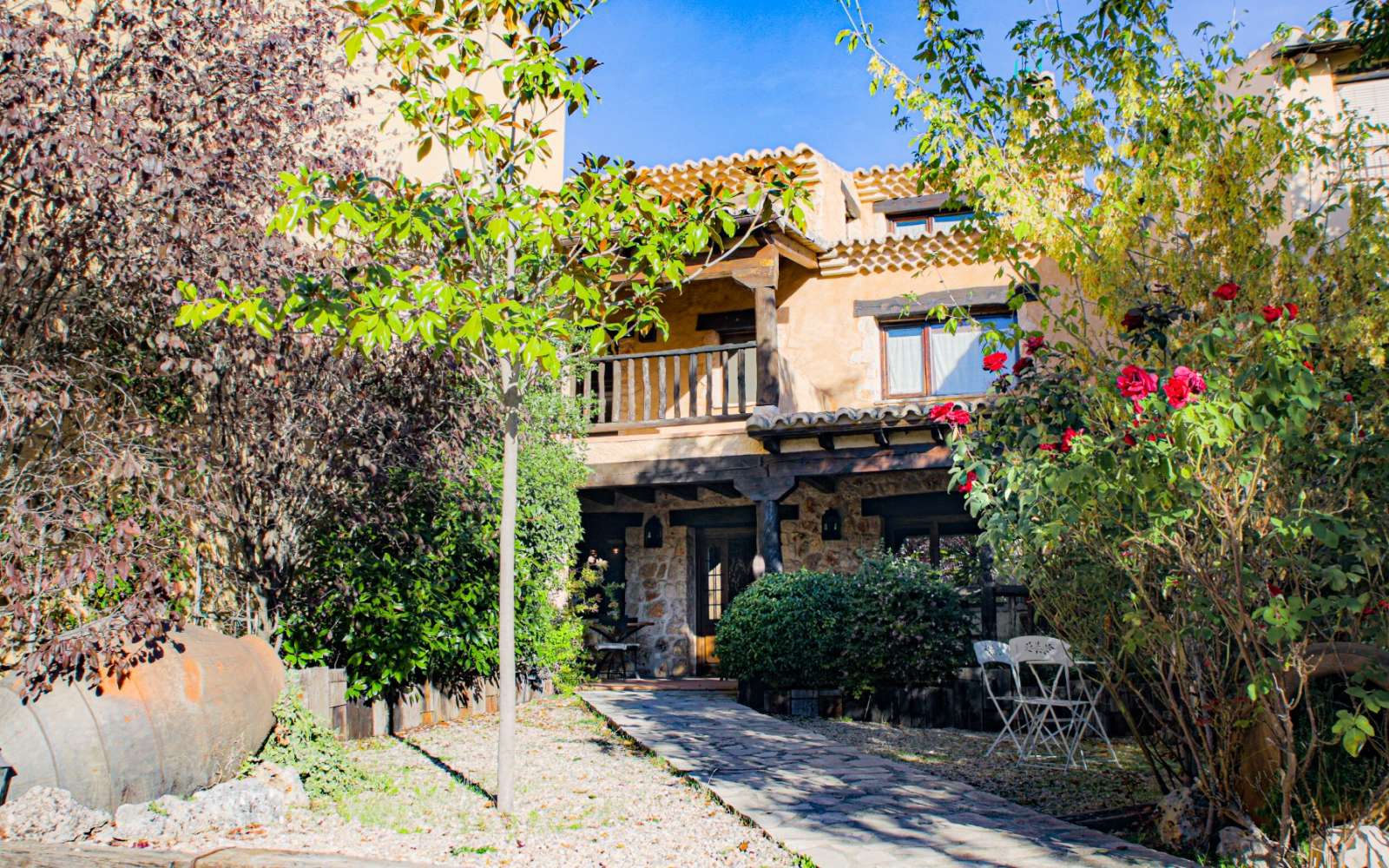 Casa Rural Casa Lavanda in El Olivar Guadalajara garden