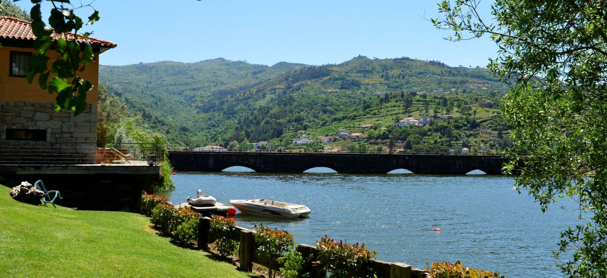 Rusticae Portugal Casas de Pousadouro charming outside