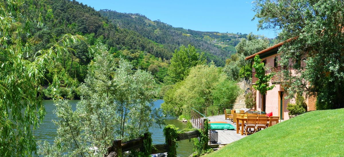 Rusticae Portugal Casas de Pousadouro charming outside