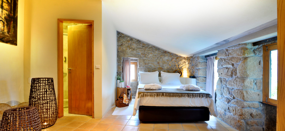 Rusticae Portugal Casas de Pousadouro charming bedroom