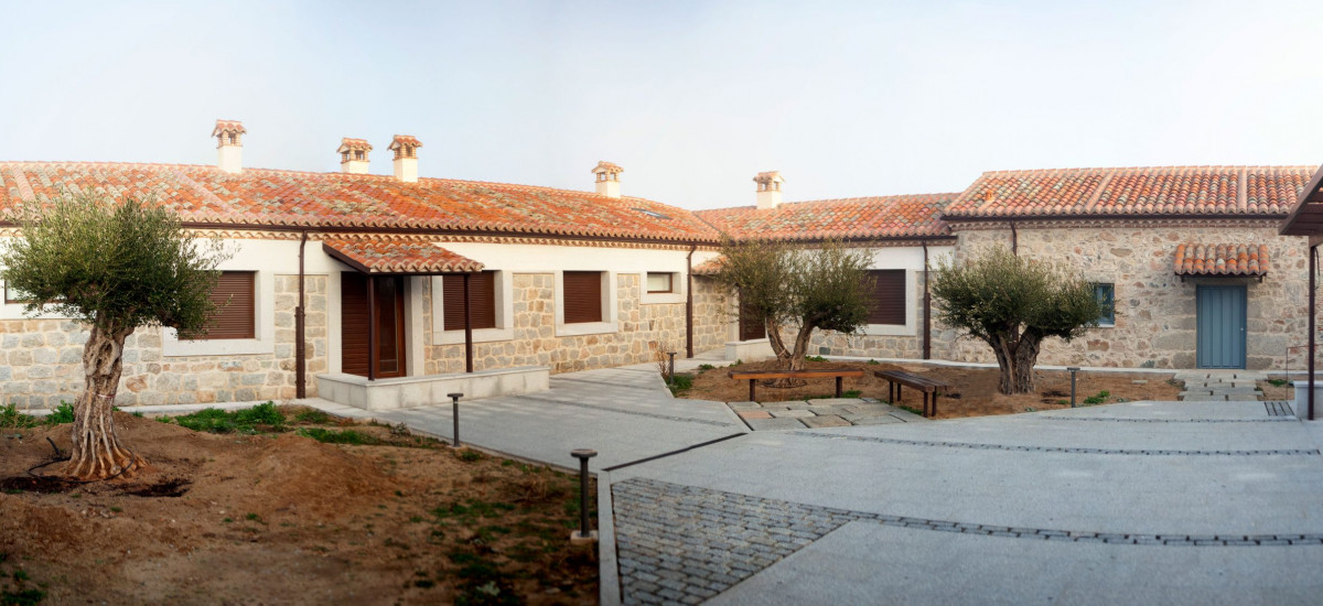 Caserío Fuentesclaras Patio Hotel Rusticae