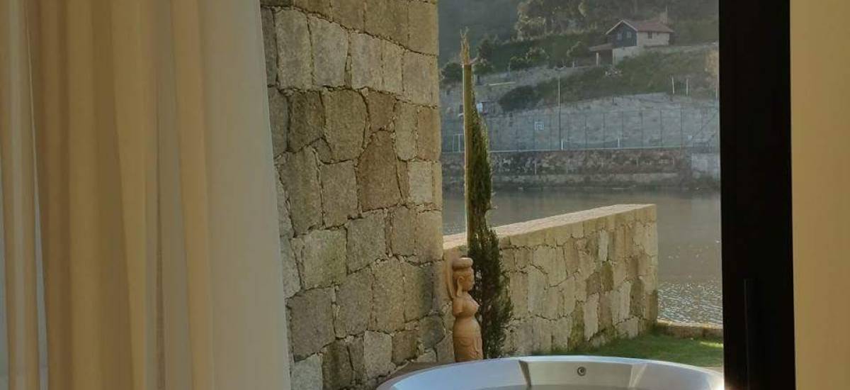 Rusticae Portugal Hotel Douro Suites con encanto baño