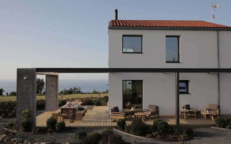 El Faro Unkempt Houses