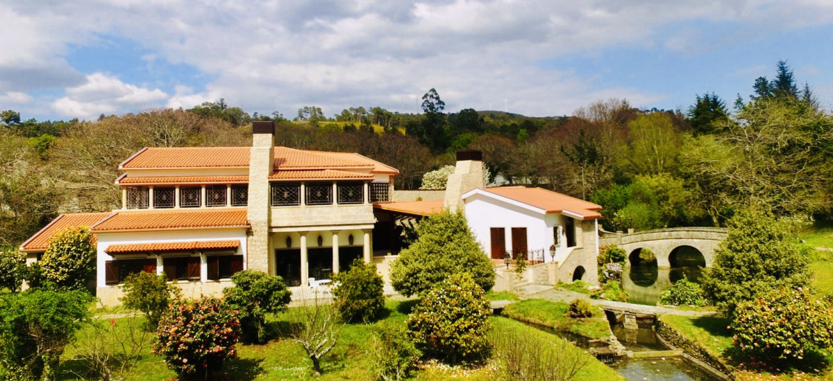 Finca Briabí Hotel Apartments in La Cañiza Pontevedra gardens