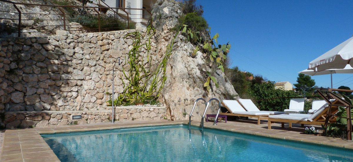 Hospedería Bajo el Cejo rural Pool
