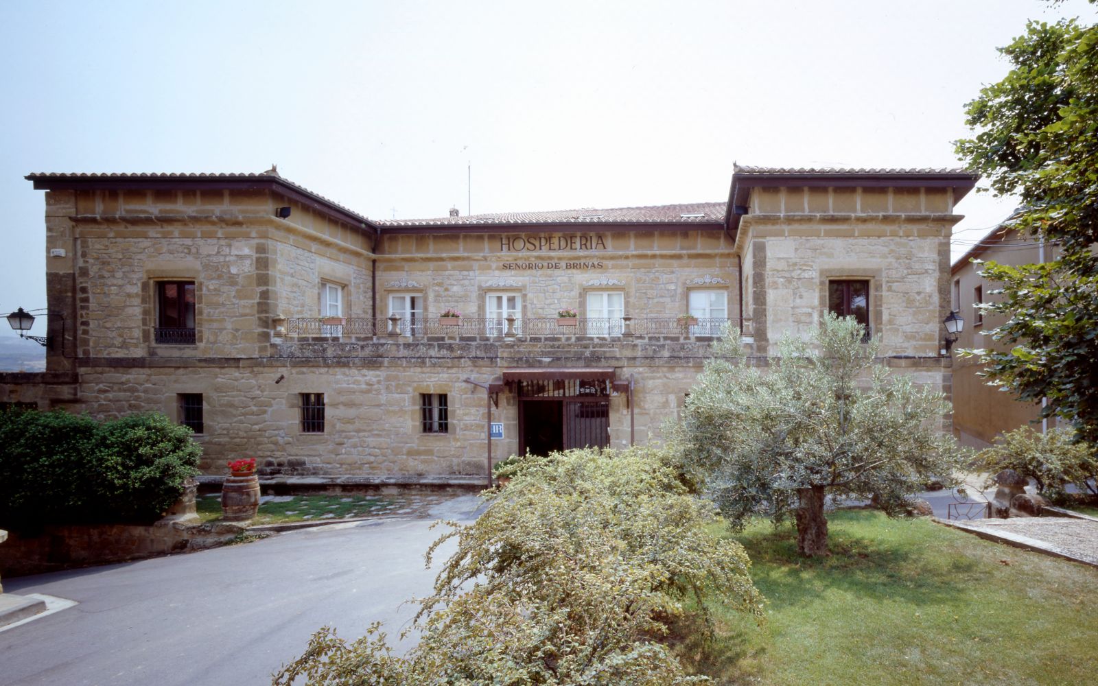 Rusticae La Rioja Hotel Señorío de Briñas rural outside