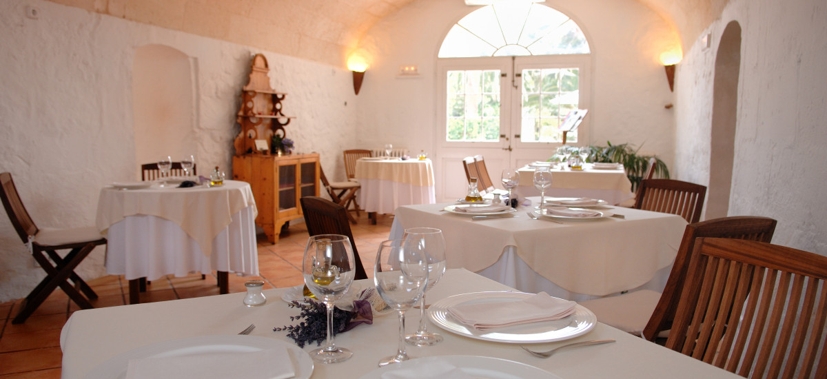 Rusticae Menorca charming Hotel Alcaufar Vell dining room