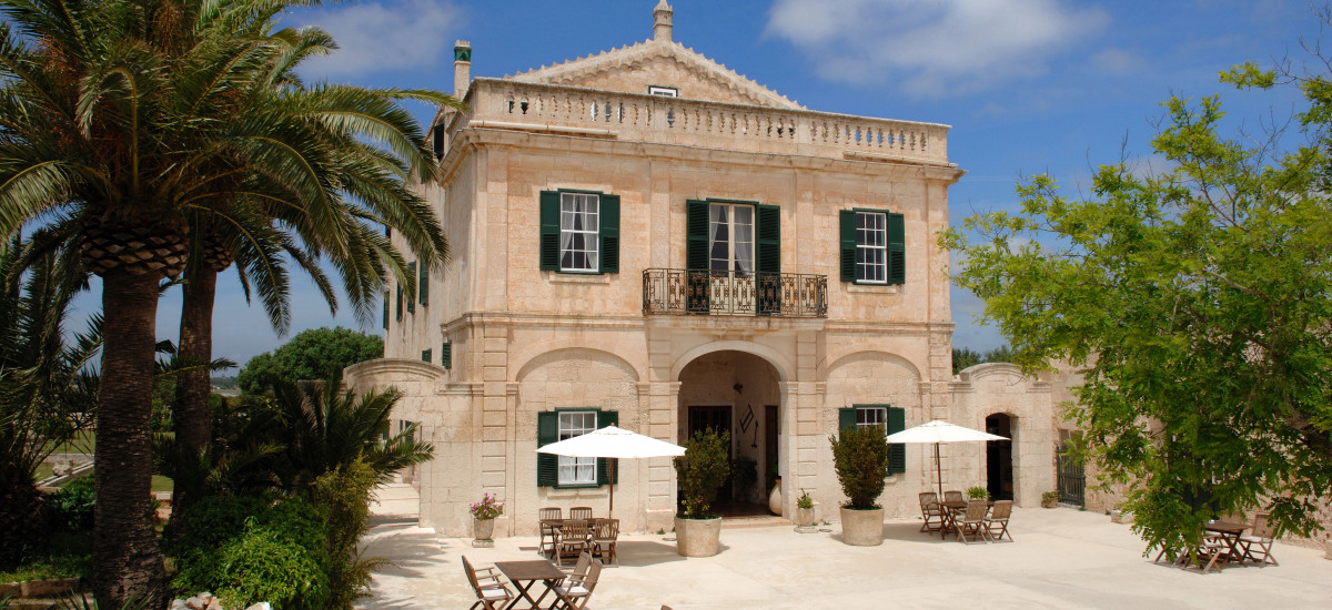 Alcaufar Vell Hotel en las playas del sur de Menorca ¡Reserva!