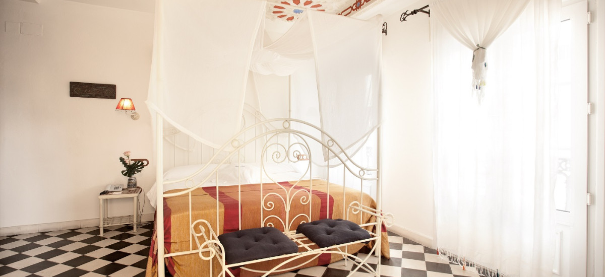Rusticae Sevilla Hotel Alcoba del Rey romantic bedroom