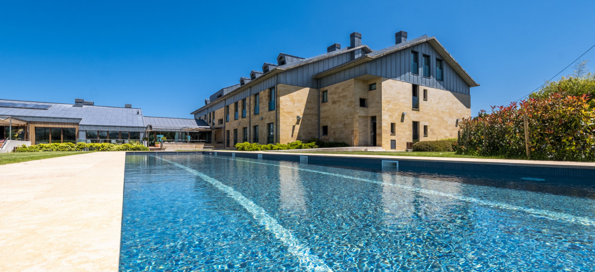 Hotel Artiem Asturias Piscina Jardin Hotel Artiem Villaviciosa
