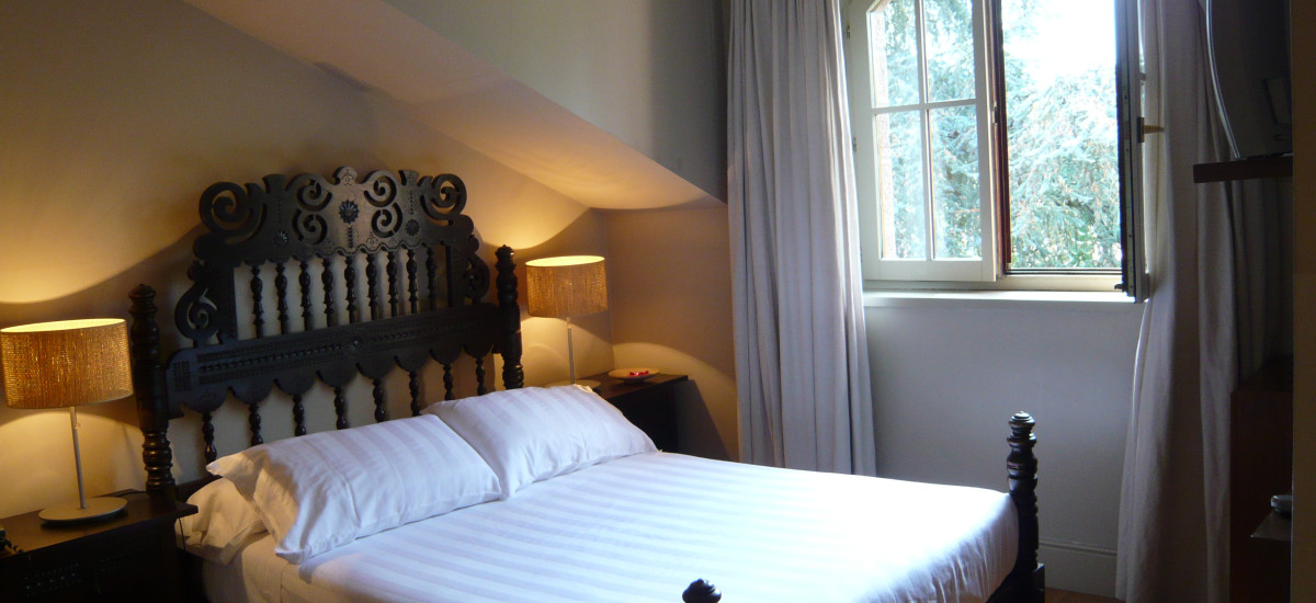 Rusticae Cantabria Hotel Jardín de Carrejo rural bedroom
