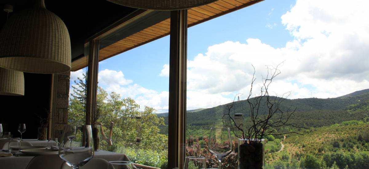 Rusticae Huesca Hotel con encanto Comedor