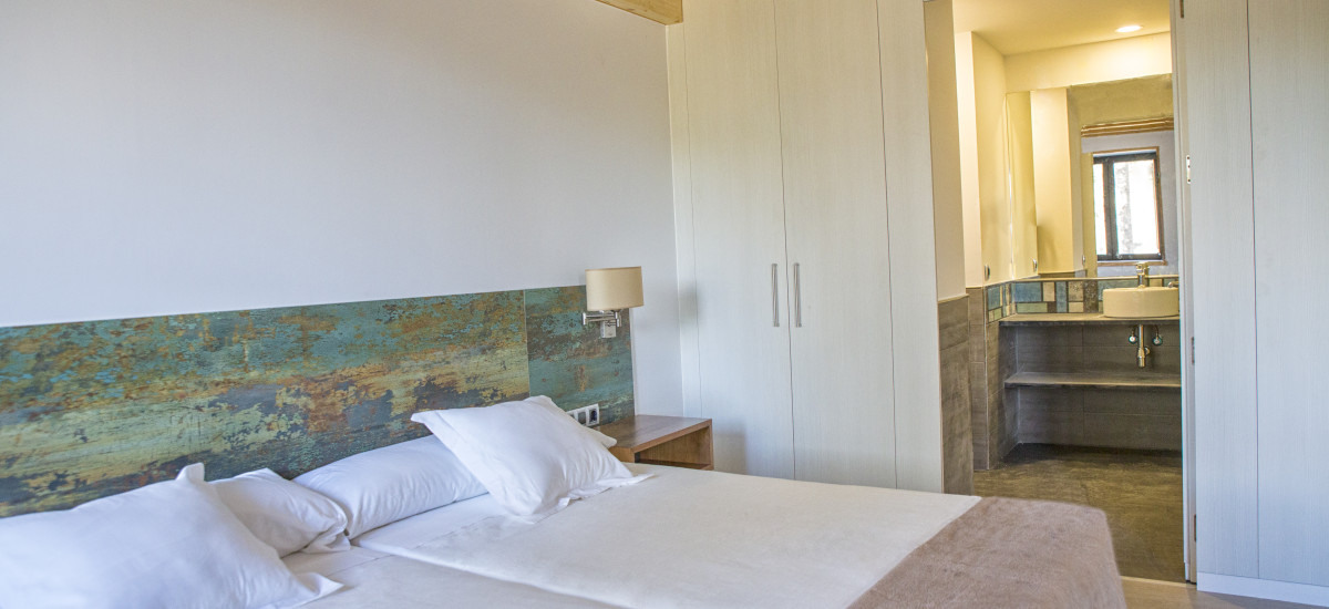 Hotel The Rock Suites & Spa interior habitación 4
