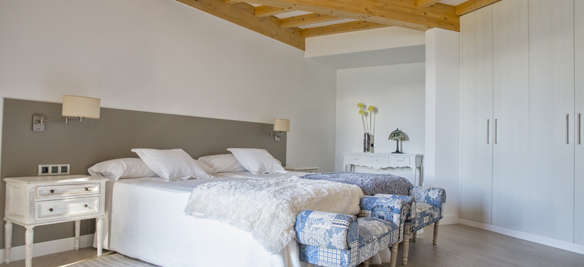 Hotel The Rock Suites & Spa interior habitacion 2