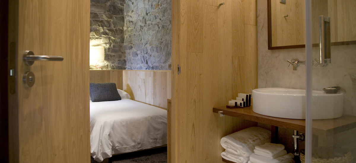 Rusticae Asturias charming Hotel Torre de Villademoros bedroom