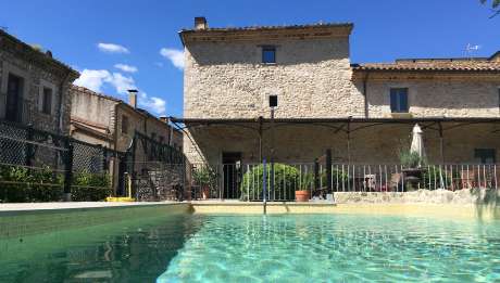 Hotel Torre Laurentii San Lorenzo de la Muga Girona piscina