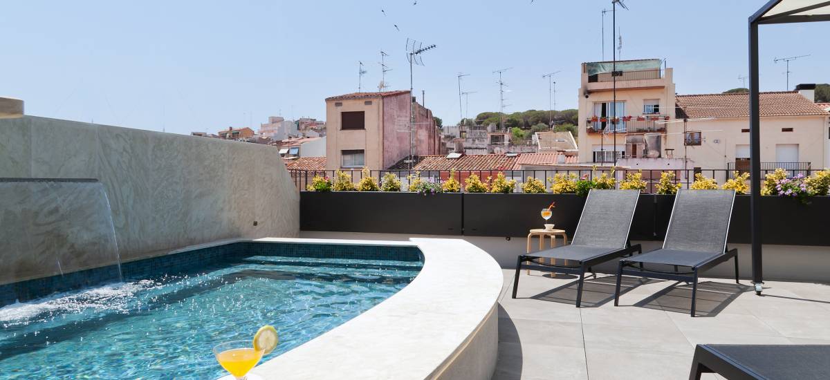 Hotel Vila Arenys de Mar piscina 2