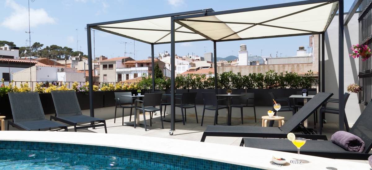 Hotel Vila Arenys de Mar piscina