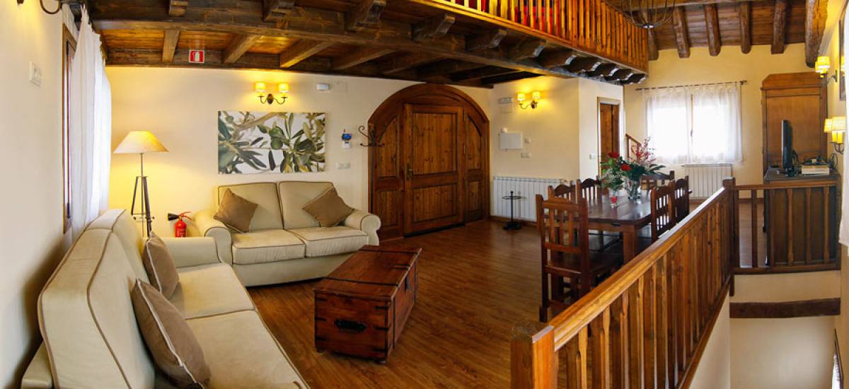 Rusticae Huesca Hotel con encanto Salón