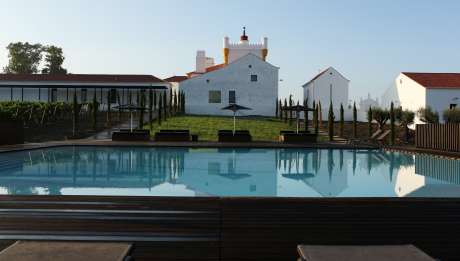 Rusticae Alentejo Portugal Torre de Palma Wine Hotel con piscina