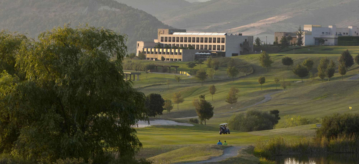 Rusticae Castillo de Gorraiz hotel en Pamplona con campo de golf