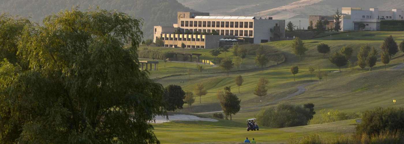 Rusticae Castillo de Gorraiz hotel en Pamplona con campo de golf