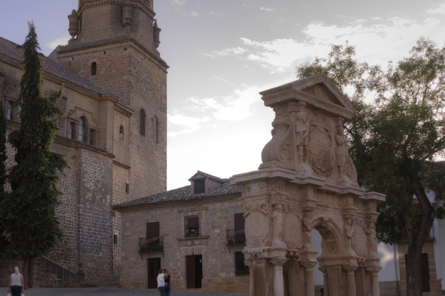 Qué ver en Baeza Plaza Santa Cruz