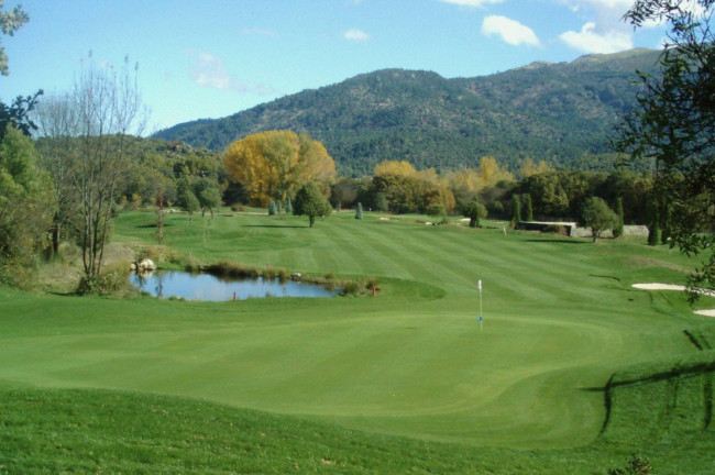 Campo de golf Navaluenga cerca de El-hotelito hotel Rusticae