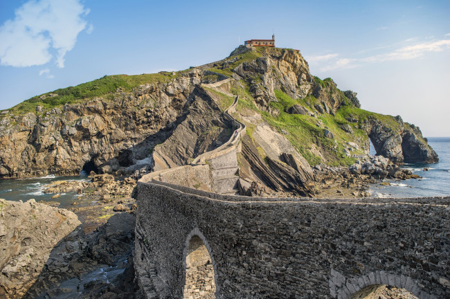 6. San Juan de Gaztelugatxe (Vizcaya) 