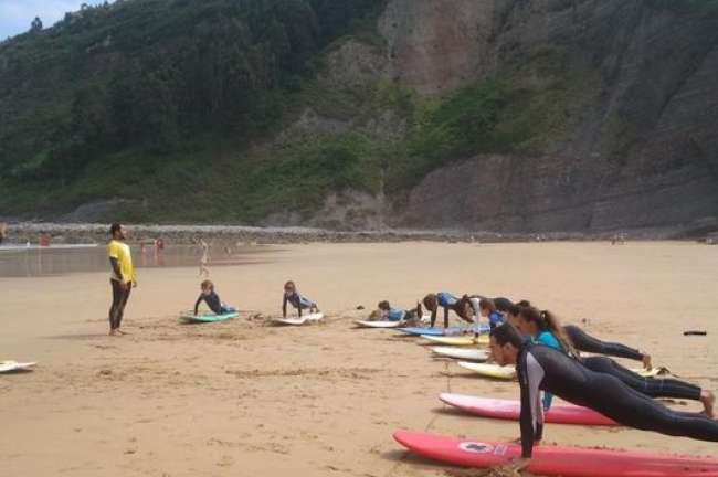 SURFING IN ASTURIAS