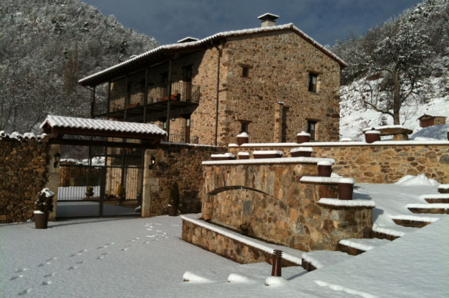 <strong>Vacaciones en la Nieve</strong> Hotel Girona Casassa