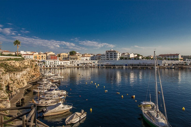 que hacer en menorca, puerto playas y calas Menorquinas