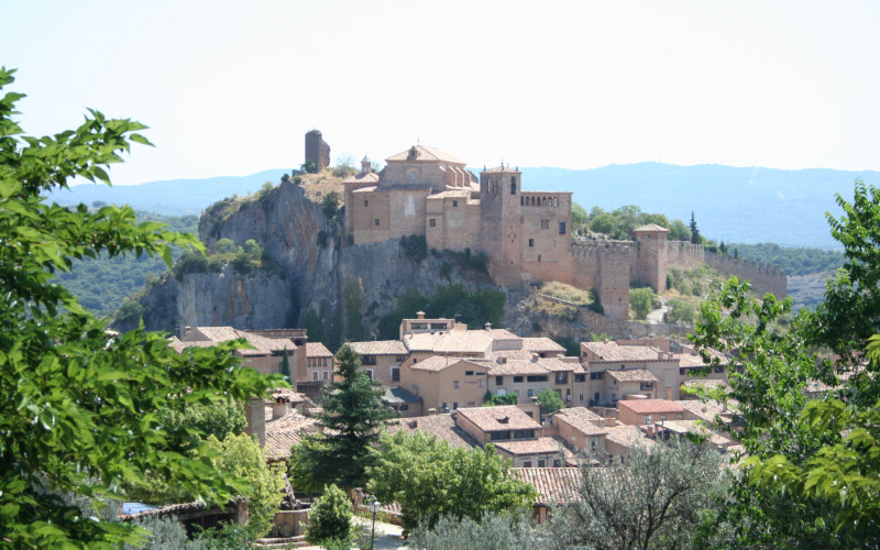 Getaway with Alquezar Pueblo Weekend children