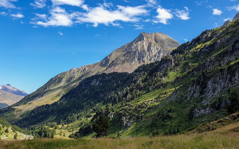 Getaway with weekend children Sierra Guara Pyrenees Landscape