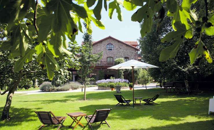 <strong>Hoteles en Picos de Europa con encanto y Casas Rurales en Picos de Europa - Jardin de Carrejo</strong>