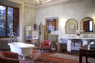 <strong>Escapada Fin de Semana Romántica en HOTEL Romántico Borgo Pignano, Italia<</strong>