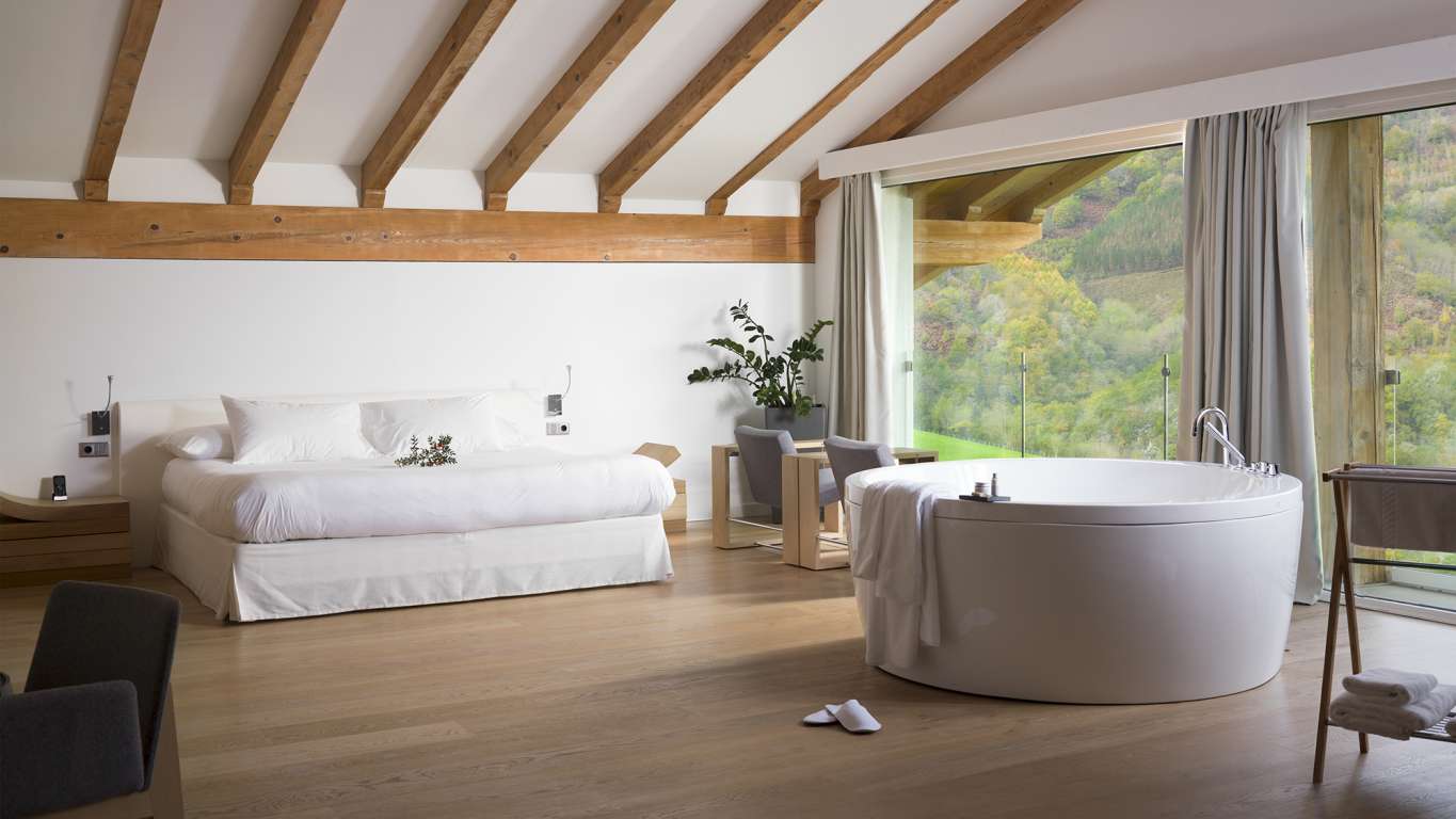 <strong>Hotels with Jacuzzi in the romantic room - Hotel Arantza Hotela - Navarra</strong>