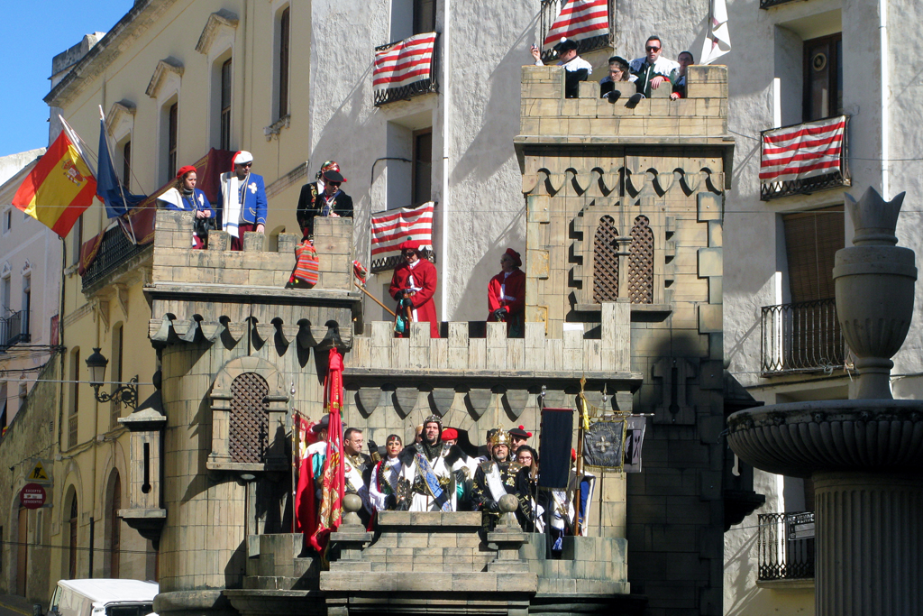 <strong>Hoteles y Casas Rurales en Valencia - Moros y Cristianos en Bocairent</strong>