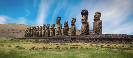 <strong>ROMANTIC GETAWAY ON EASTER ISLAND</strong>