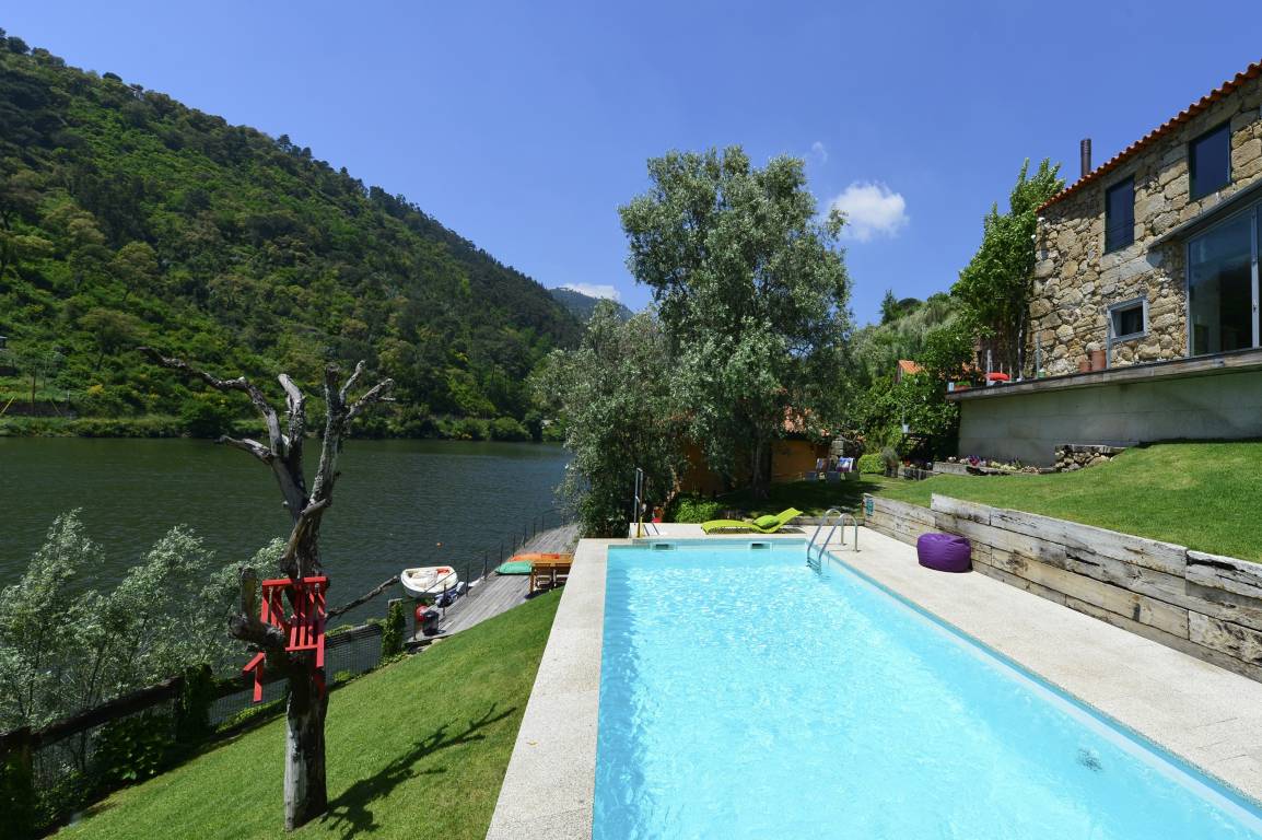 <strong>Rural Hotel Casas Posadouro pool-Duero River</strong>